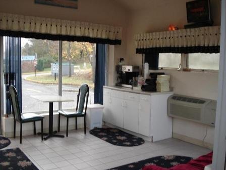 Tides Motor Inn - Locust Valley, NY