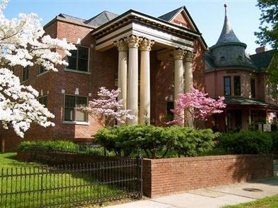 Lyndon House Bed & Breakfast - Lexington, KY