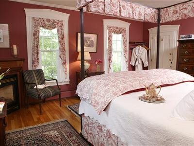 The Inn At The Round Barn Farm - Waitsfield, VT