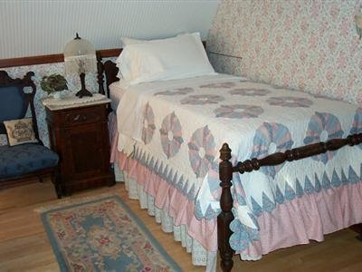 A Garden Cottage Bed and Breakfast - Cedar City, UT