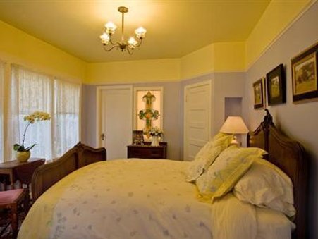 Old Thyme Inn - Half Moon Bay, CA