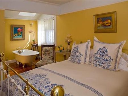 Old Thyme Inn - Half Moon Bay, CA