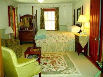 Berry Hill Gardens Bed and Breakfast - Bainbridge, NY