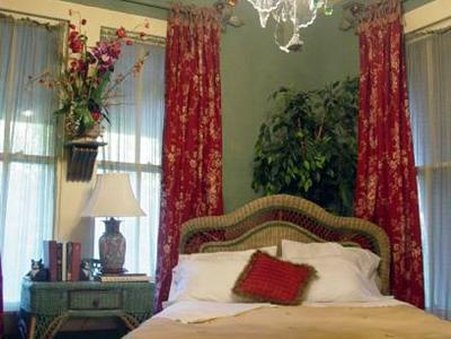 Robin's Nest Bed and Breakfast Inn - Houston, TX