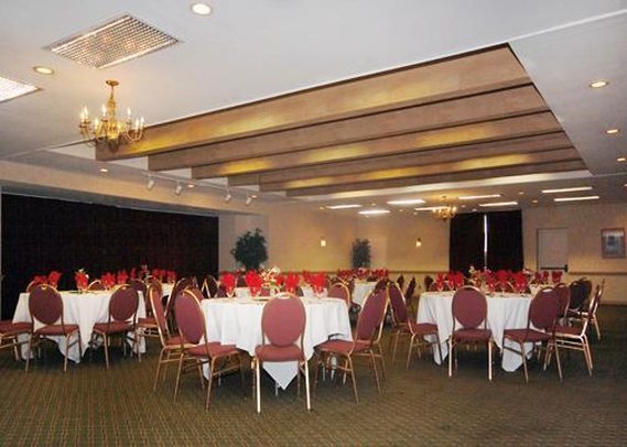 Quality Suites Downtown