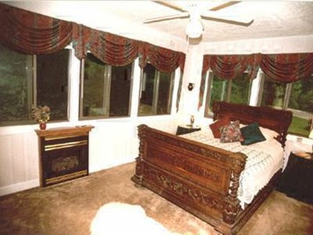 Tudor House Bed & Breakfast - Fletcher, NC