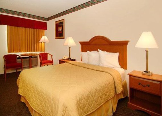 Quality Inn & Suites - Mount Dora, FL