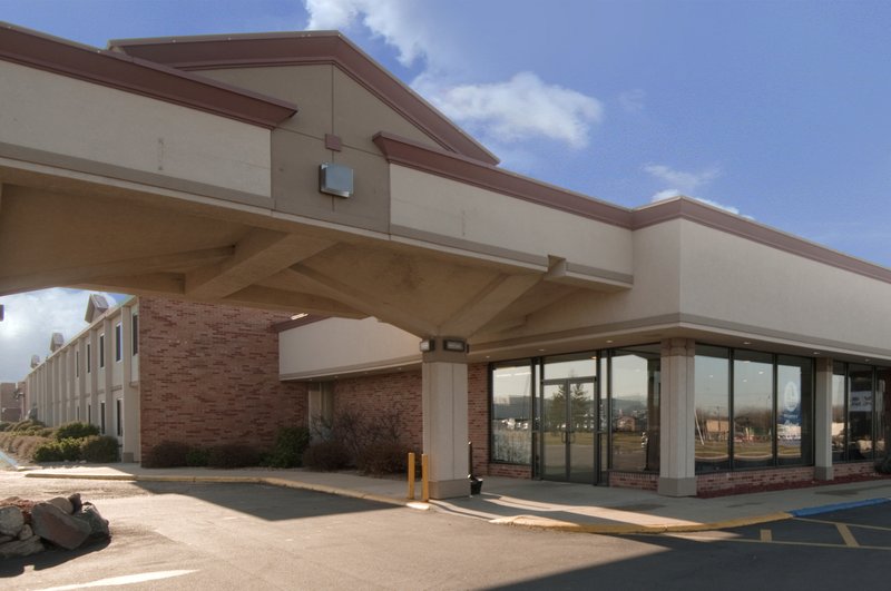 Americas Best Value Inn - Albert Lea, MN