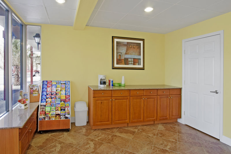 Americas Best Value Inn - Tavares, FL