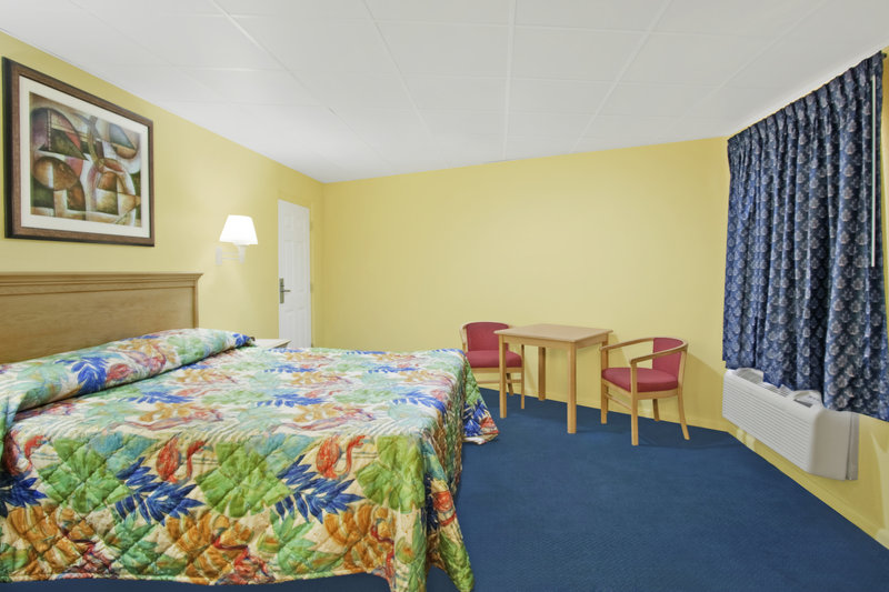 Americas Best Value Inn - Tavares, FL