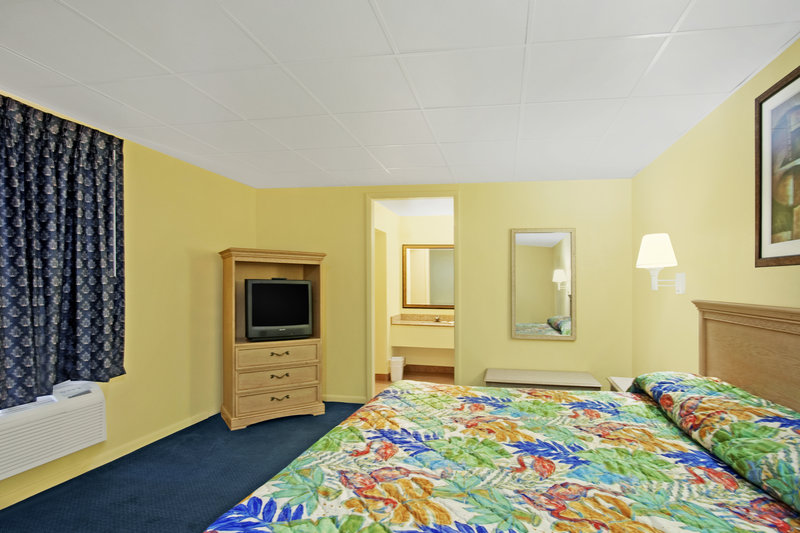 Americas Best Value Inn - Tavares, FL
