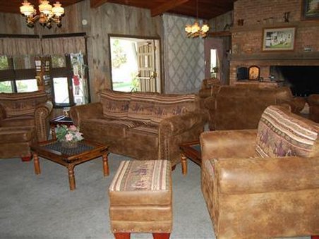 Patchwork Quilt Country Inn - Middlebury, IN