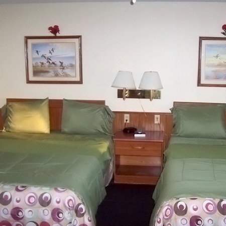 C & H Motel - El Dorado Springs, MO
