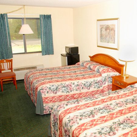 Americinn Delafield - Delafield, WI