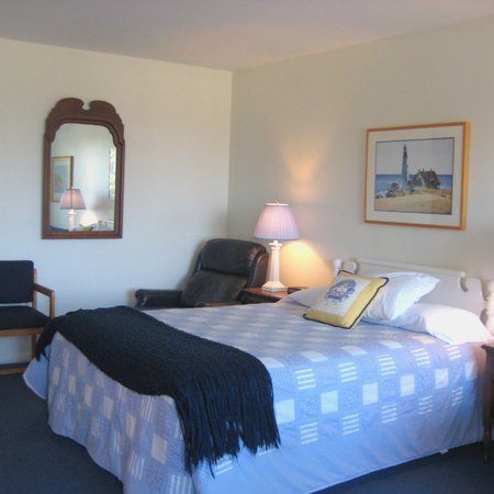 Bay Inn Of Petoskey - Petoskey, MI