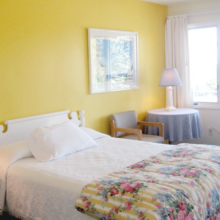 Bay Inn Of Petoskey - Petoskey, MI
