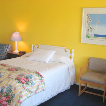 Bay Inn Of Petoskey - Petoskey, MI