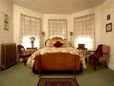 Whistling Swan Inn - Stanhope, NJ