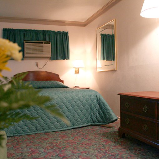 University Inn Cedar Falls - Cedar Falls, IA
