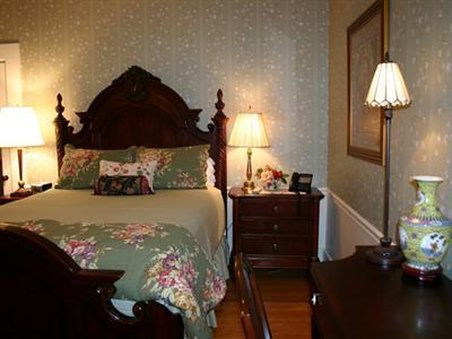Silver Fountain Inn - Dover, NH