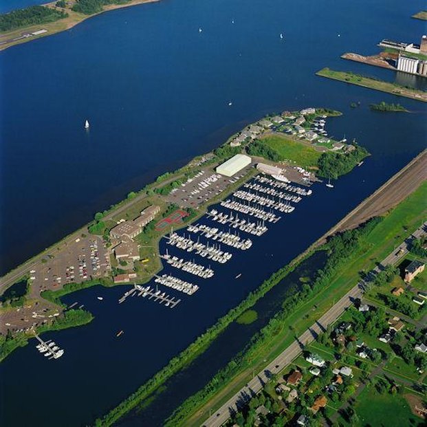 Barker's Island Inn Resort - Superior, WI