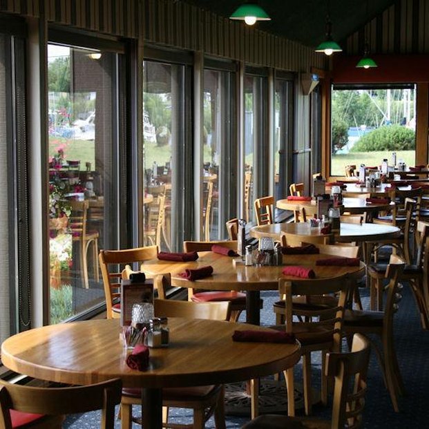 Barker's Island Inn Resort - Superior, WI