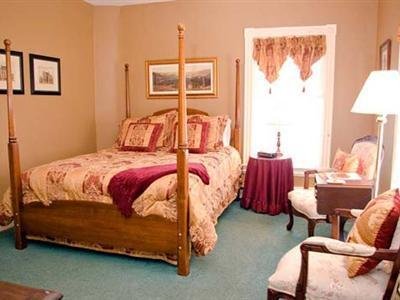 Brewster House Bed & Breakfast