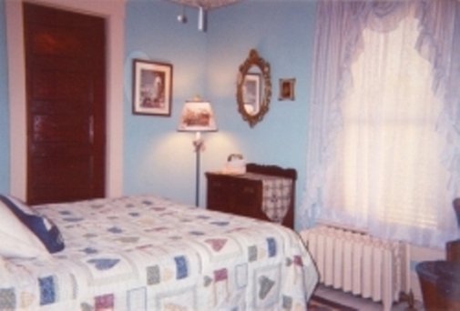 Homespun Country Inn - Nappanee, IN