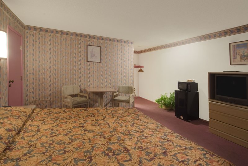 Americas Best Value Inn & Suites Yucca Valley - Yucca Valley, CA