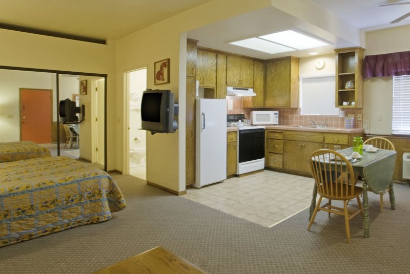 Americas Best Value Inn & Suites Yucca Valley - Yucca Valley, CA