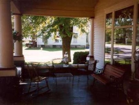 Homespun Country Inn - Nappanee, IN