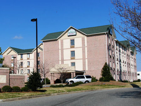 Savannah Suites - Hampton, VA