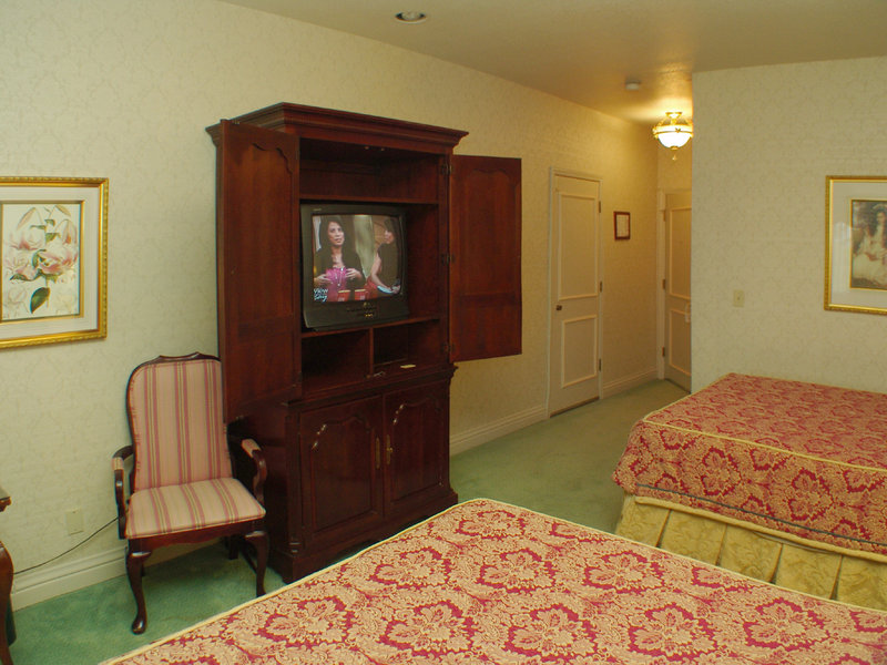 Carlyle Hotel - Campbell, CA