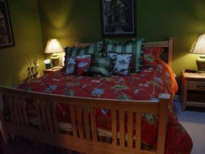Charlotte's Creekside Inn Bed and Breakfast - Oneida, NY