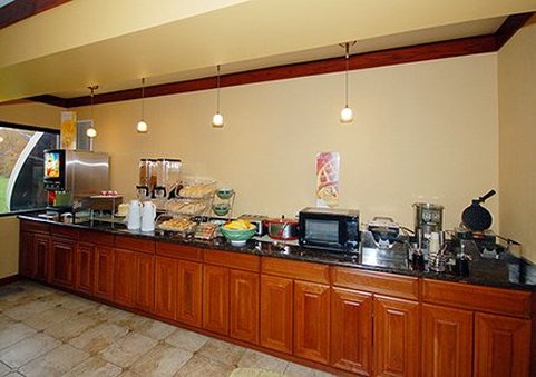 Quality Inn & Suites - Greenfield, IN