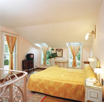 Hostellerie Les Frenes - Room