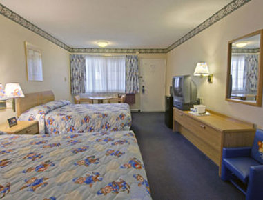 TRAVELODGE-CORONA - Corona, CA