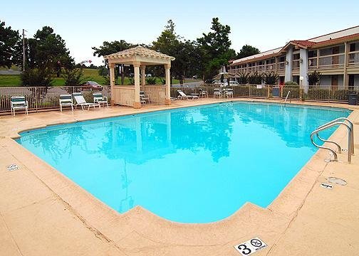 Rodeway Inn And Suites - Little Rock, AR