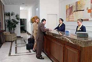 Quality Suites Bela Cintra - Lobby