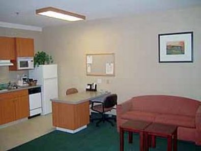Rodeway Inn & Suites - Hayward, CA