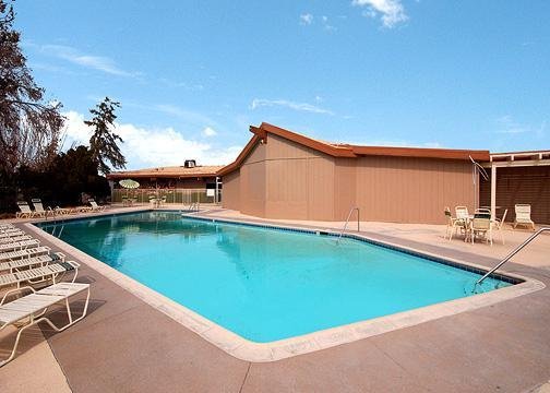 Green Tree Inn - Victorville, CA