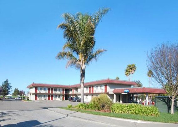 Rodeway Inn & Suites