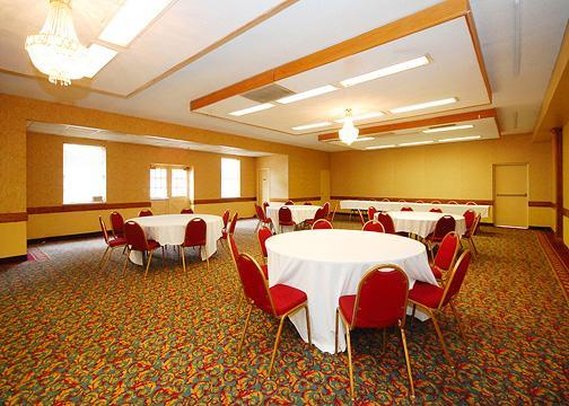 Econo Lodge-Conference Ctr - New Haven, CT