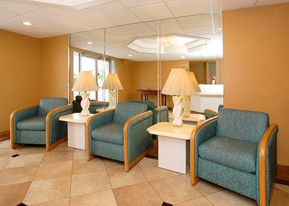 Econo Lodge-On The Beach - Clearwater, FL