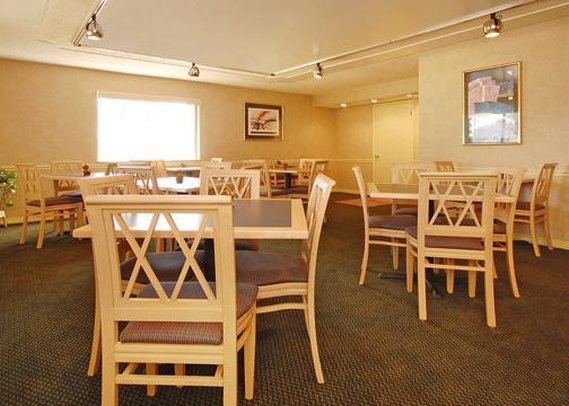 Econo Lodge - Live Oak, FL