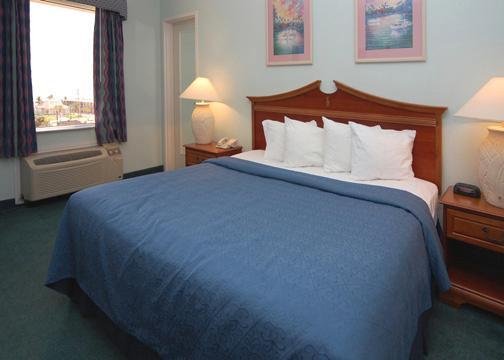 Quality Suites - Cocoa Beach, FL