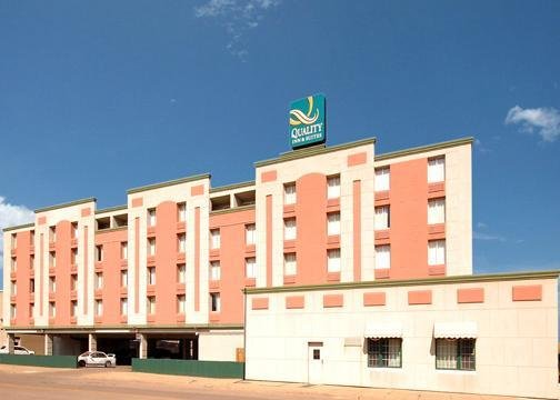 Quality Inn & Suites - Waterloo, IA