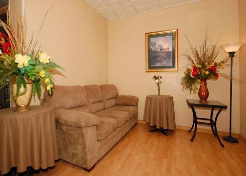 Quality Inn & Suites - Waterloo, IA