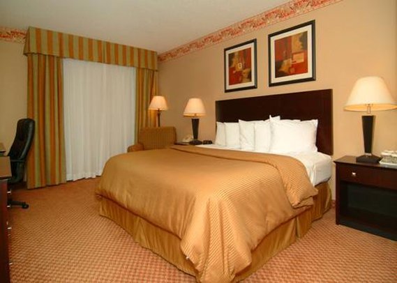 Clarion Hotel and Conference Center - Davenport, IA