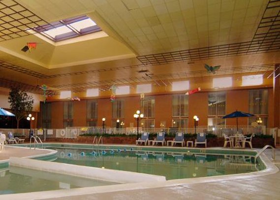 Clarion Hotel and Conference Center - Davenport, IA